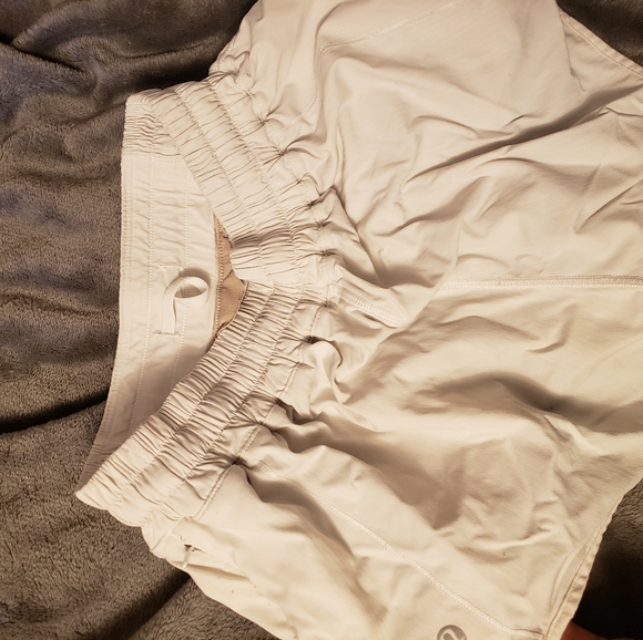 lulu🍋 shorts! - Picture 5 of 6